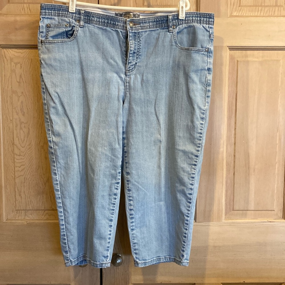 CJBanks jean capris, size 18W